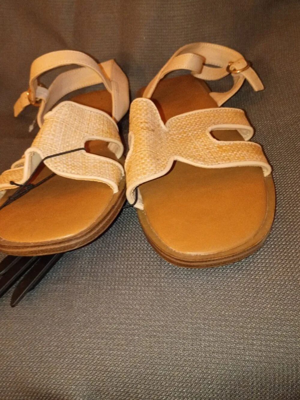 NWT Wonder Nation Big Girls Size 6 Fashion Cutout Upper Sandal with Buckle